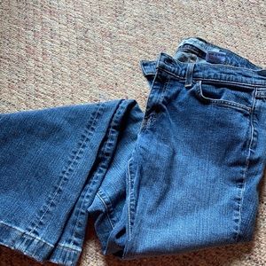 Gap Long and Lean bootcut jeans- 8L